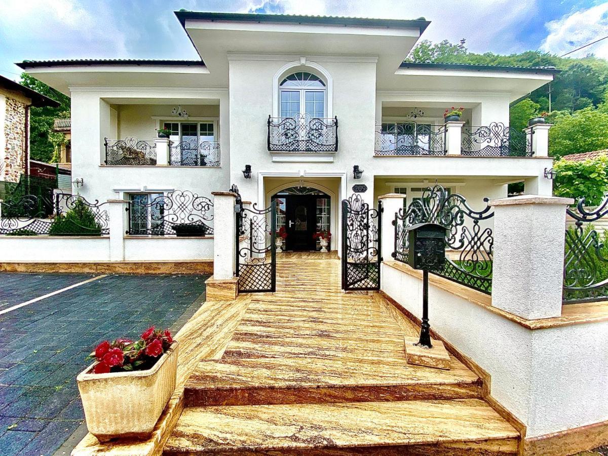 Sarada Boutique Luxury Apartment เดวา ภายนอก รูปภาพ