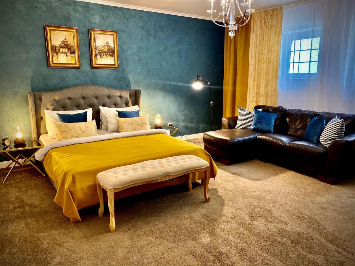 Sarada Boutique Luxury Apartment เดวา ภายนอก รูปภาพ
