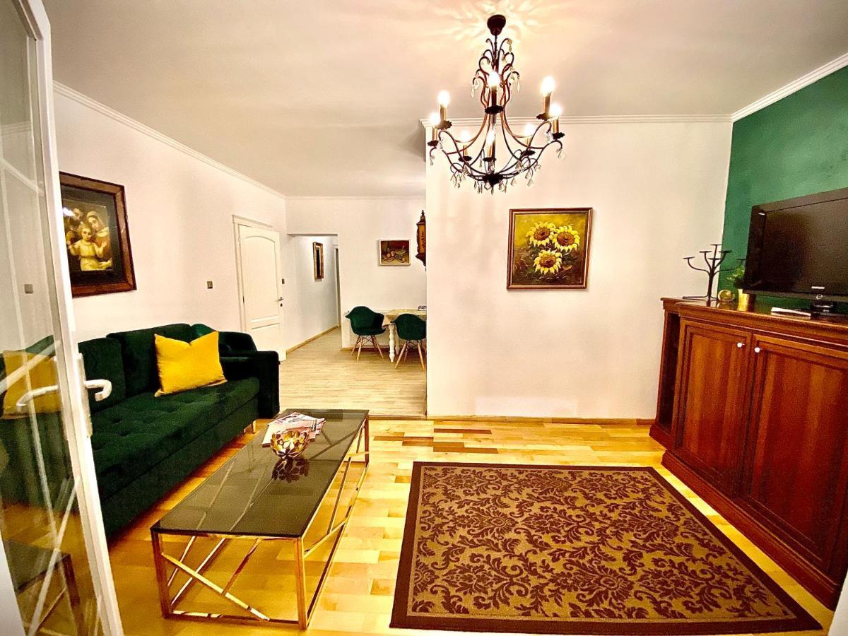 Sarada Boutique Luxury Apartment เดวา ภายนอก รูปภาพ