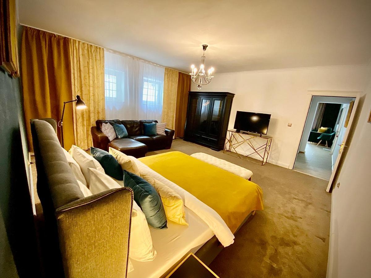 Sarada Boutique Luxury Apartment เดวา ภายนอก รูปภาพ