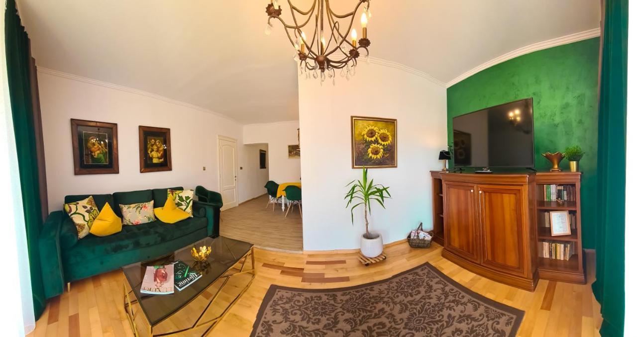 Sarada Boutique Luxury Apartment เดวา ภายนอก รูปภาพ