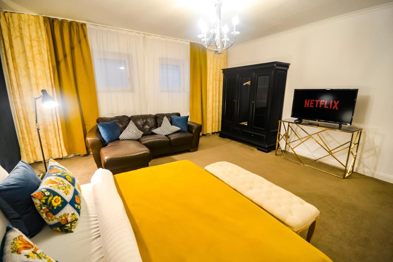 Sarada Boutique Luxury Apartment เดวา ภายนอก รูปภาพ