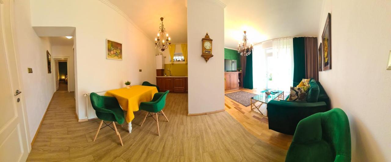 Sarada Boutique Luxury Apartment เดวา ภายนอก รูปภาพ